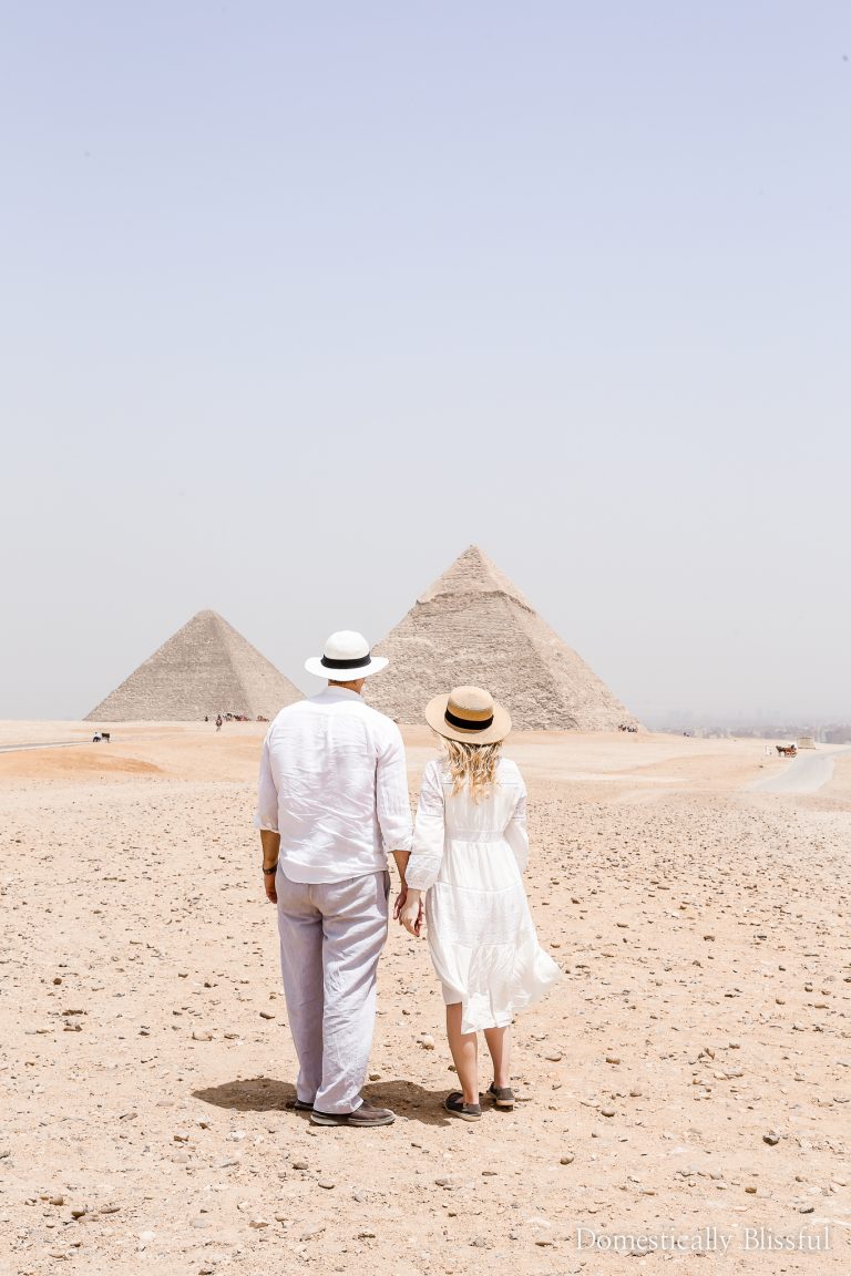 10 must-have Egypt experiences while traveling in this historic country visiting ancient sites on your bucket list.