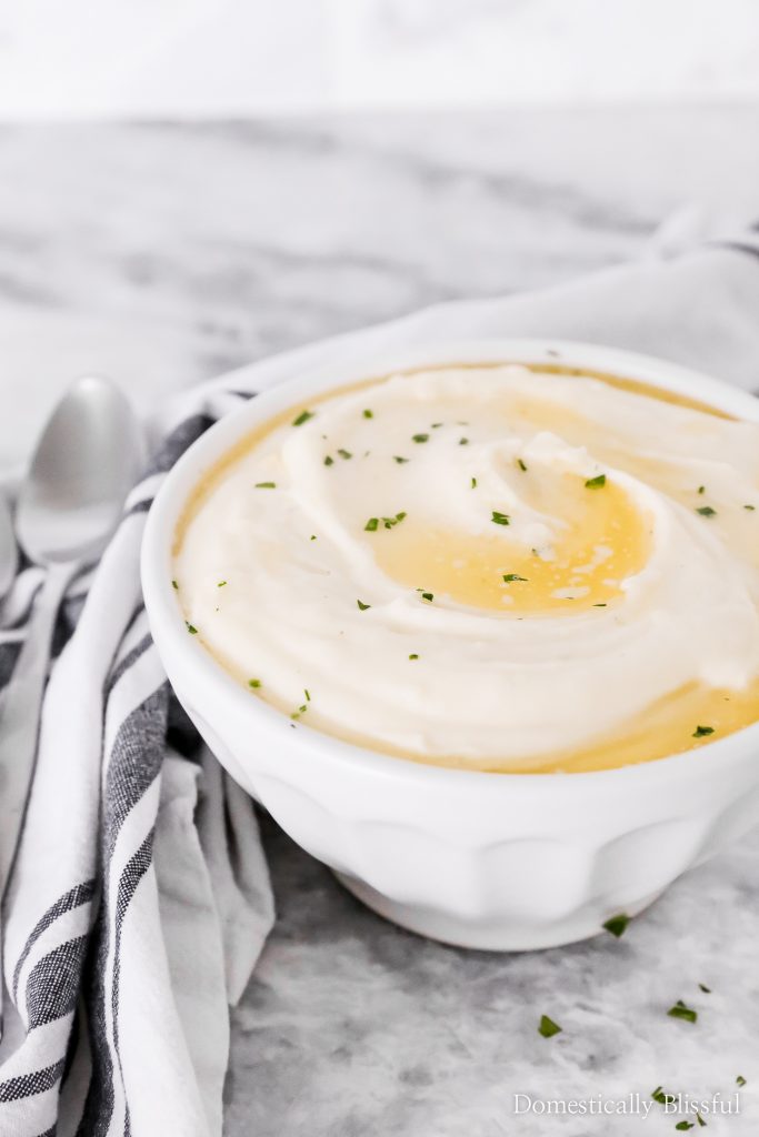 This Creamy Buttery Mashed Potatoes recipe is a comforting side dish that is great for family dinnertime. 