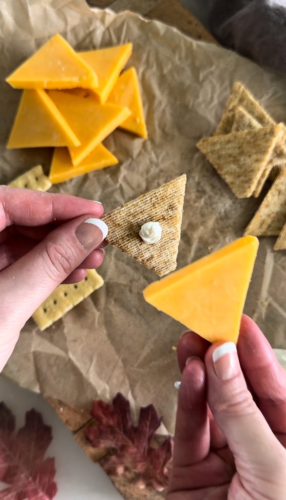 These Cracker Cheese Pies are super fun and easy to make, and they are the perfect appetizer for a Friendsgiving party or Thanksgiving dinner.