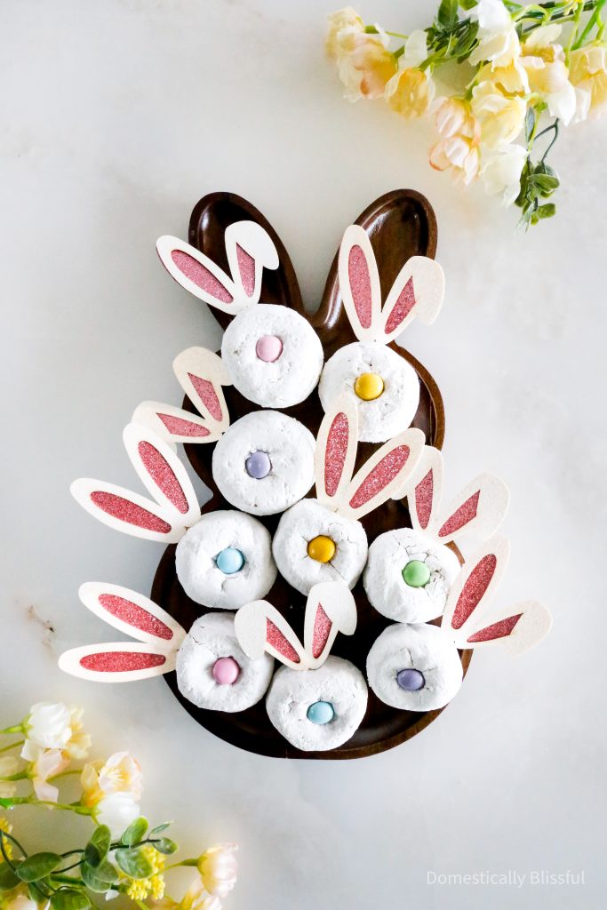 These fun little Donut Bunnies are super quick and easy to make for an Easter party or brunch!