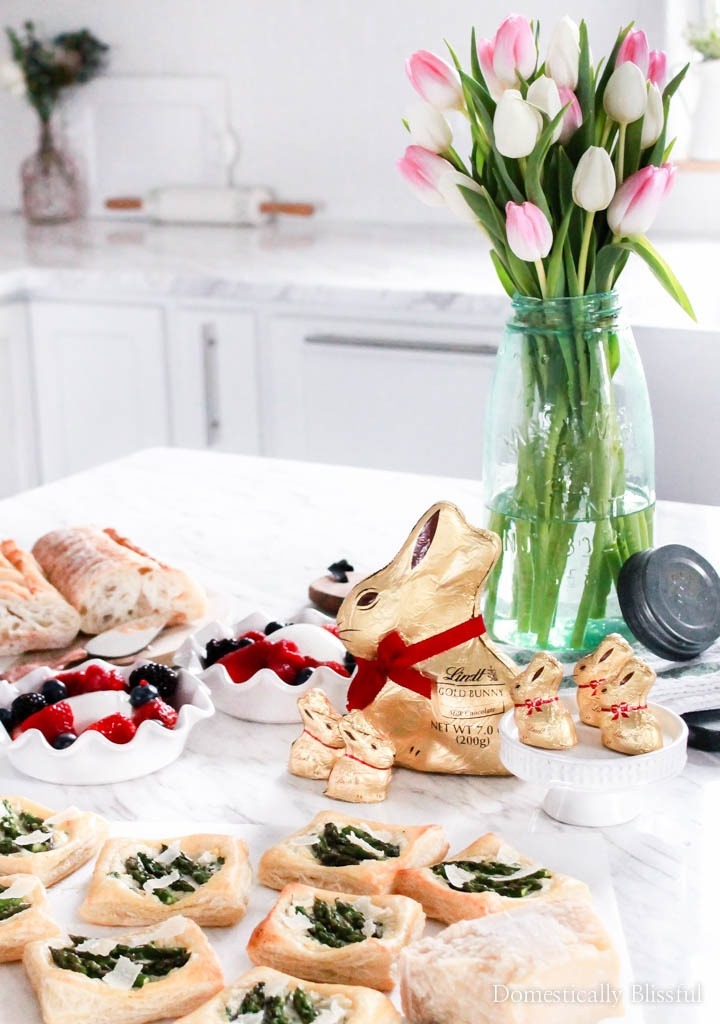 These Creamy Ricotta Asparagus Tarts are the perfect spring appetizer for your Easter party.