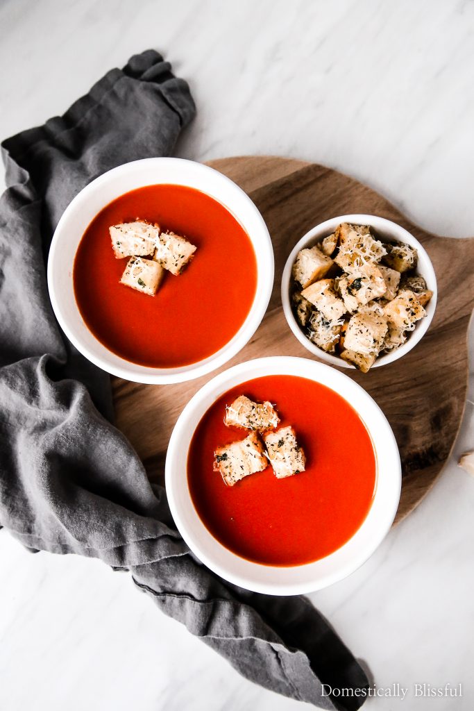 These&nbsp;Garlic Herb Parmesan Croutons are the perfect soup topper addition to your family soup night at home!&nbsp;