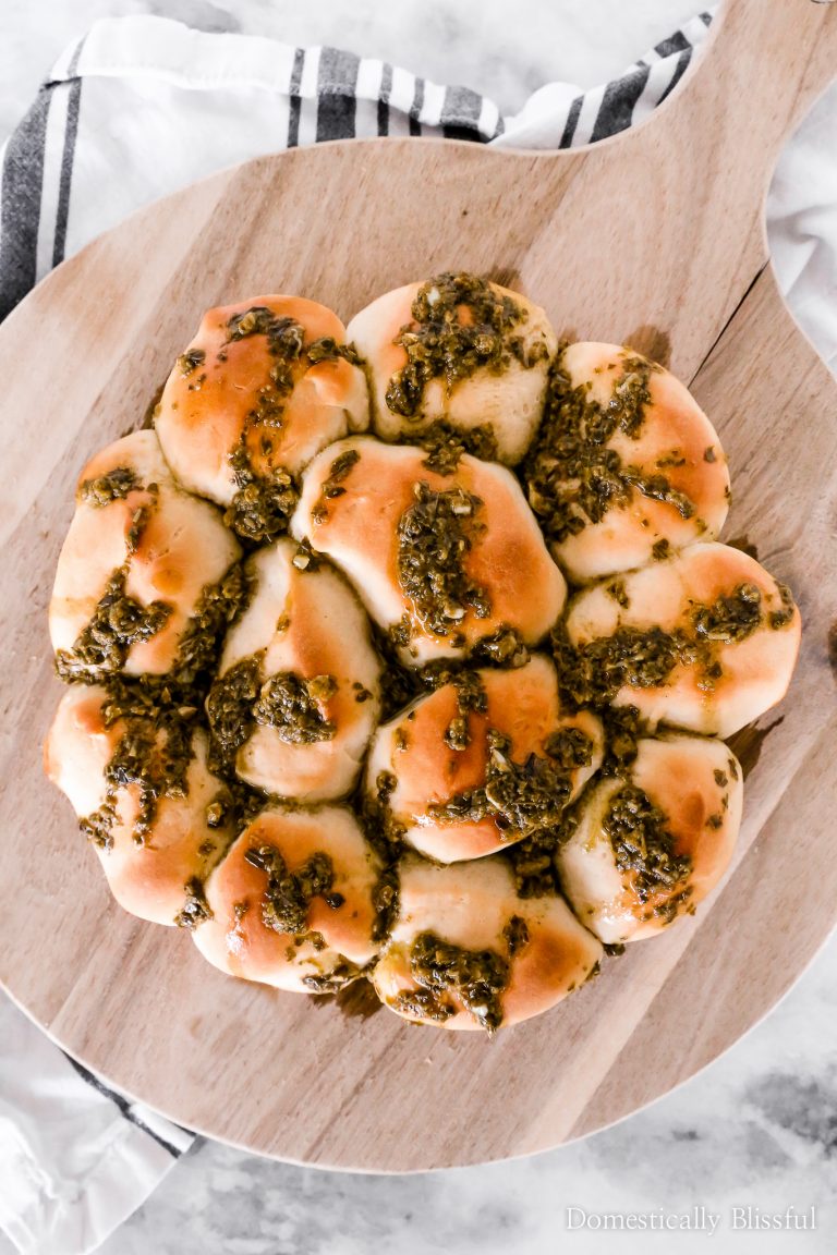 These easy Garlic Pesto Dinner Rolls are a warm and soft addition to your Italian dinner.