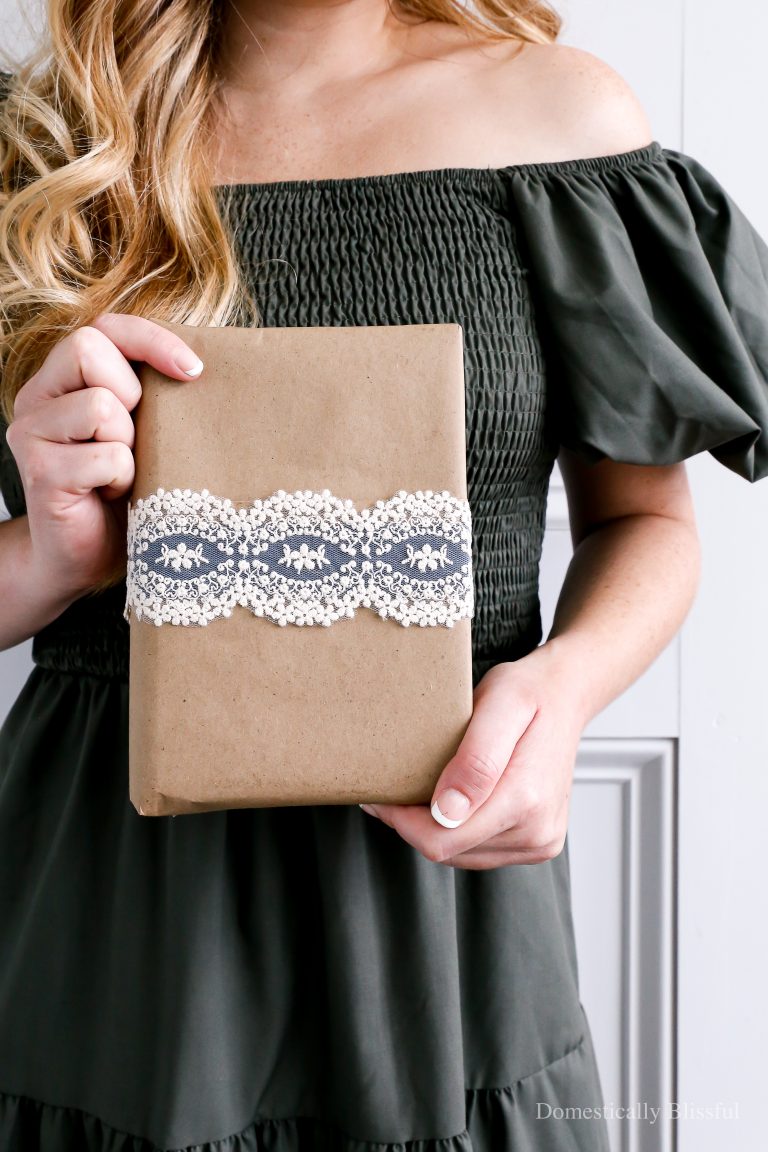 Learn how to create Pocket Wrapping Paper for your gifts so that your packaging has a cute pocket to add cards, gift cards, or even little flowers.