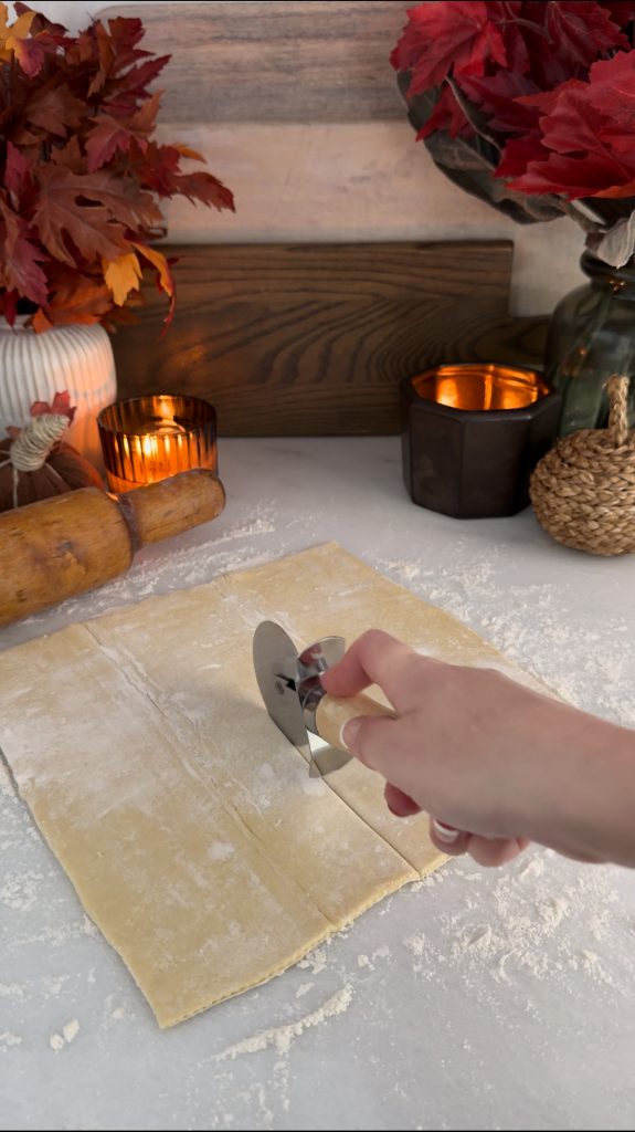 These Puff Pastry Apple Roses are a romantic and sweet fall treat that's perfect for Thanksgiving brunch or Friendsgiving dessert.