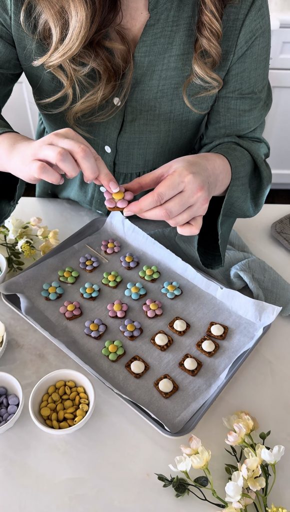 These Spring Flower Pretzel Bites are the perfect sweet-and-salty, bite-sized treat for spring, and they're quick and easy to make!