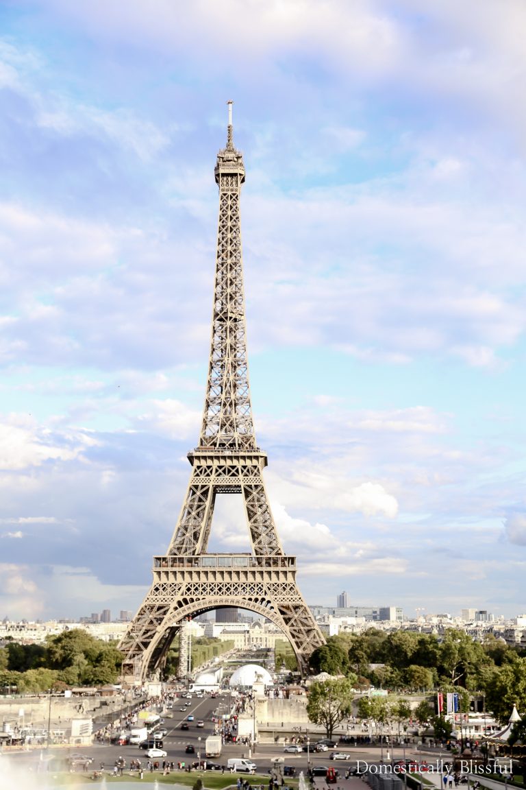 10 Things to Do on a Weekend Trip to Paris to help you experience the new, old, and historical sides of Paris, France.